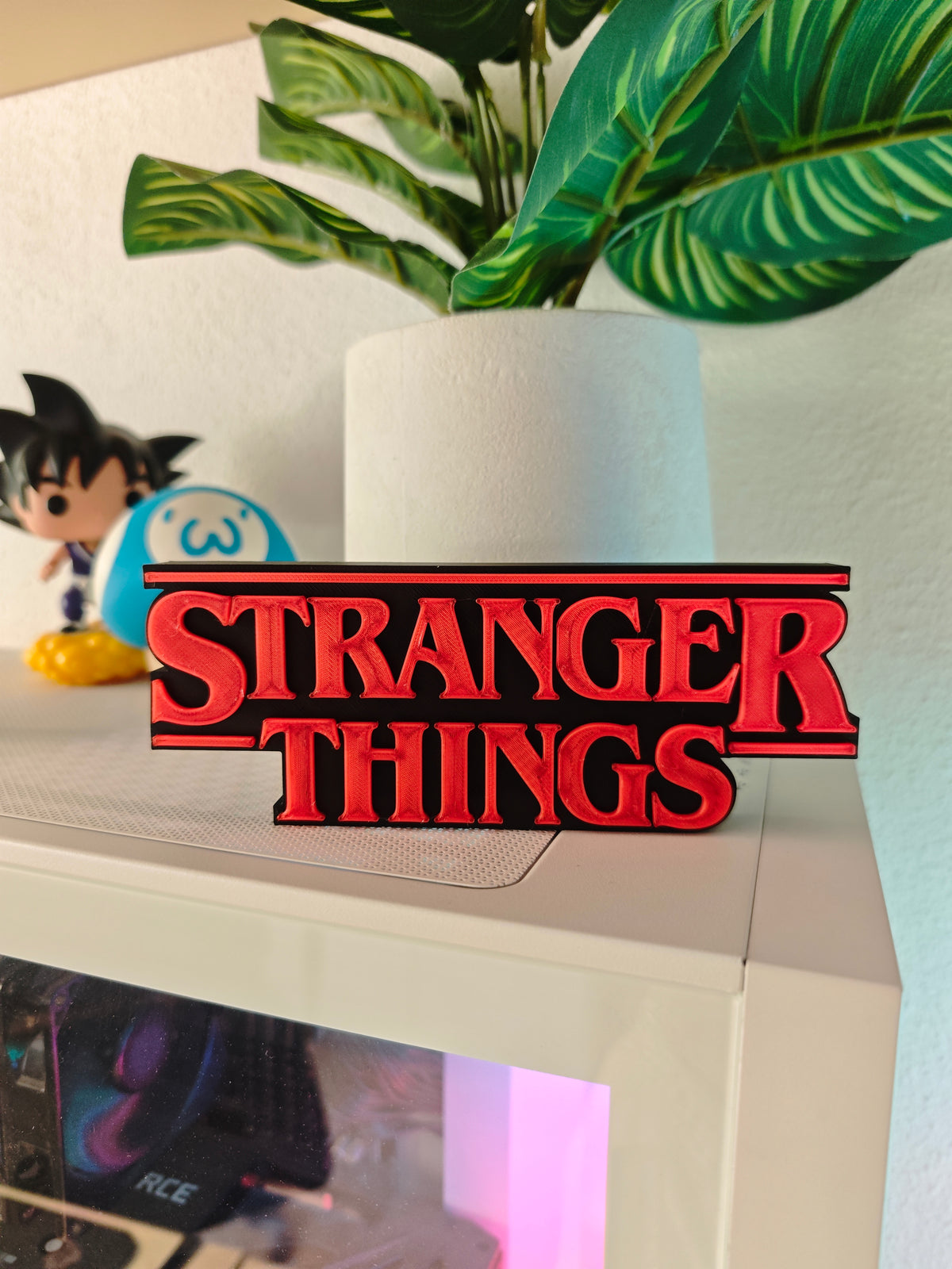 plaque logo stranger things